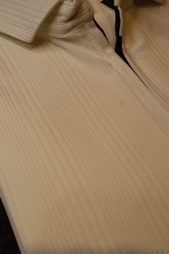 CHAIN COLLAR TEE T-SHIRT CREAM - Image 3